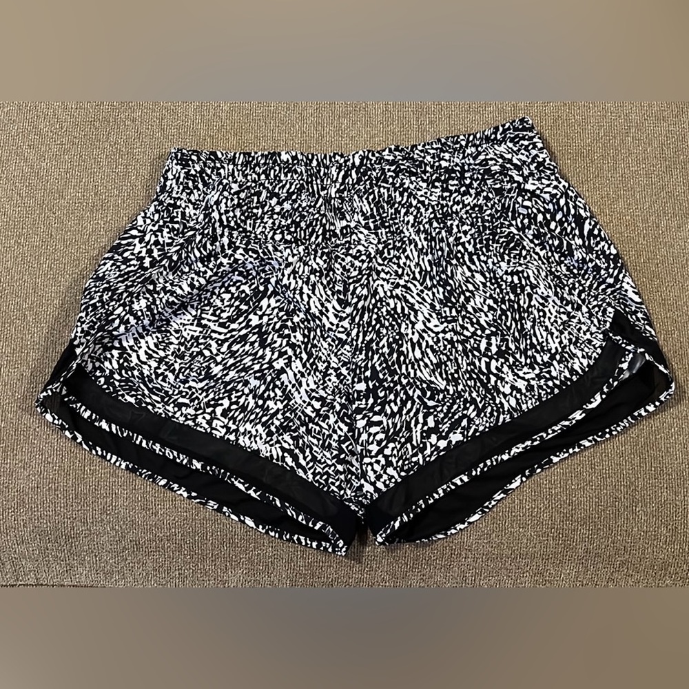 Athleta Shorts Size LG Womens